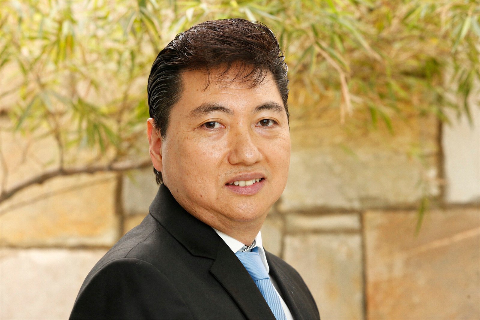 Dr. Carlos Alberto Itiro Emi